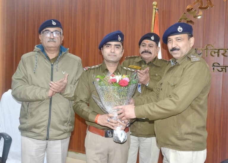 उप निरीक्षक संवर्ग से निरीक्षक संवर्ग में पदोन्नति,यातायात प्रभारी को भी पदोन्नत किया गया