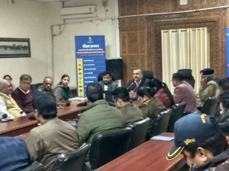 वाहन चालकों द्वारा शांतिपूर्ण प्रदर्शन हो,आवश्यक सेवाएं बाधित न हों,  ट्रांसपोर्ट, पेट्रोल पंप और विभिन्न एसोसिएशन के साथ बैठक आयोजित