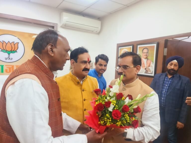 पूर्व कांग्रेस विधायक कमलापत आर्य ने BJP का दामन थामा