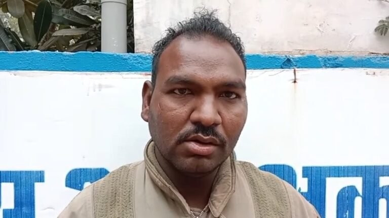 साहब अनिमेष मेरी पत्नी को भगा ले गया मुझे मेरी पत्नी और बच्चे वापस दिला दो