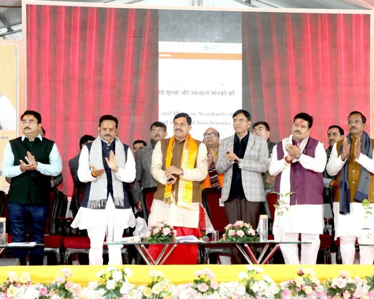 स्वास्थ्य क्षेत्र सर्वोपरि, इसलिए खुले में खाद्य सामग्री के विक्रय पर की गई कार्रवाई – CM डॉ. यादव