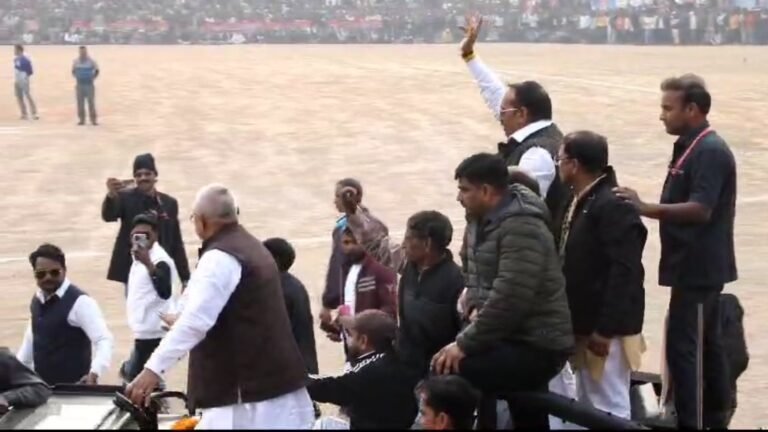 पिछोर में हुआ विधायक कप प्रतियोगिता का आयोजन 15 से 25 दिसंबर तक हुआ राज्य स्तरीय क्रिकेट टूर्नामेंट प्रभारी मंत्री भी हुए शामिल