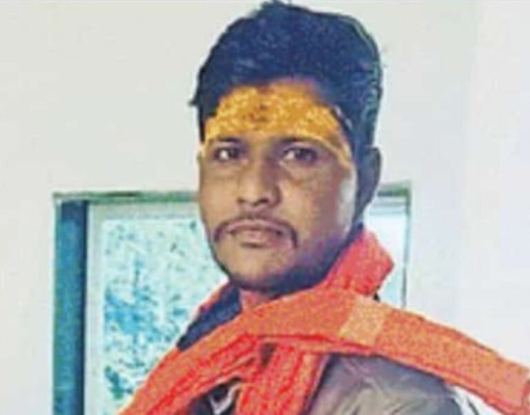 अज्ञात वाहन ने बाइक को मारी टक्कर, एक की मौत, एक गंभीर,पिछोर थाने का मामला