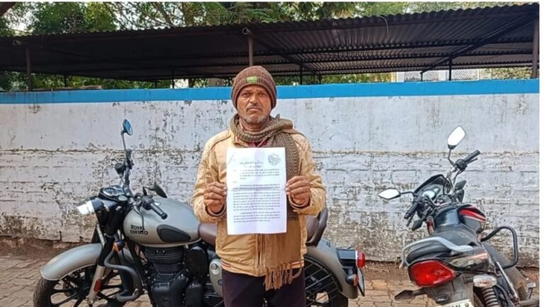 पत्नी ने अपनी दोनों लड़कियों के साथ की पति की पिटाई,मोटरसाइकिल और नगदी भी छीन ले गए,पुलिस द्वारा कार्यवाही न होने पर पुलिस अधीक्षक से लगाई कार्यवाही की गुहार